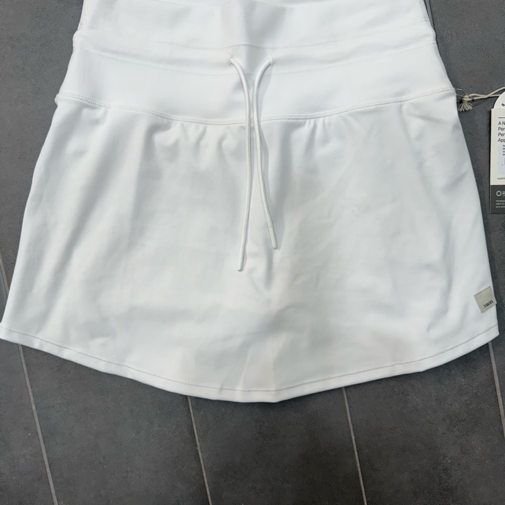 Vuori Daily Skirt- White